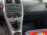 Toyota Auris-10