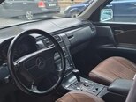 Mercedes E 240-11