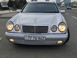 Mercedes E 240-1