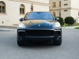 Porsche Cayenne-1