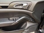 Porsche Cayenne-13