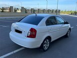 Hyundai Accent-15