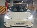 Tesla Model 3-1
