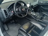 Porsche Cayenne-11