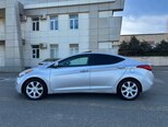 Hyundai Elantra-4