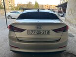 Hyundai Elantra-13