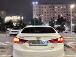 Hyundai Elantra-2
