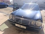 Mercedes E 230-1