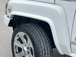 Hummer H3-8
