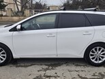Toyota Auris-2
