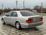 Mercedes E 320-6
