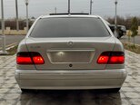 Mercedes E 320-8