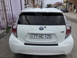 Toyota Prius C-8