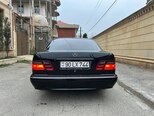 Mercedes E 320-4