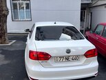 Volkswagen Jetta-2