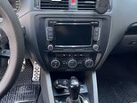 Volkswagen Jetta-6