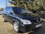 Kia Carens-1