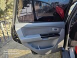 Kia Carens-11
