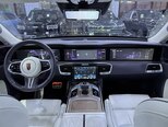 Hongqi E-HS9-8