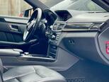 Mercedes E 220-11