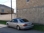 Mercedes E 200-5