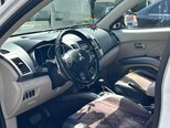 Mitsubishi Outlander-8