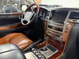 Lexus LX 570-32