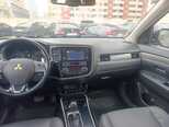 Mitsubishi Outlander-4