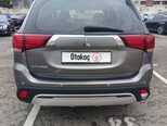 Mitsubishi Outlander-3