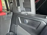 Land Rover Defender-9