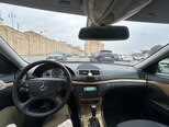 Mercedes E 220-11