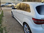 Mercedes B 180-9