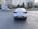 Hyundai Elantra-8