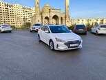 Hyundai Elantra-12