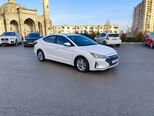 Hyundai Elantra-13