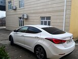 Hyundai Elantra-12