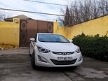 Hyundai Elantra-11