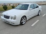 Mercedes E 240-1