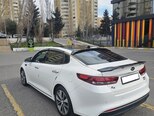 Kia K5-4