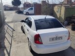 Hyundai Accent-2