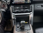 Toyota Land Cruiser-10
