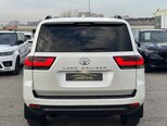 Toyota Land Cruiser-7