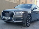Audi Q7-1