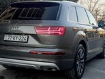 Audi Q7-19