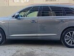 Audi Q7-21