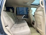 Toyota Land Cruiser-12