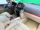 Toyota Land Cruiser-11