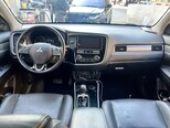 Mitsubishi Outlander-13