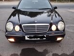 Mercedes E 240-1