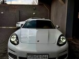 Porsche Panamera 4S-1